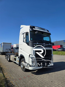 Camion tracteur d'occasion Volvo FH 500 blanc 6x4 AMT 2020, poids lourd, diesel Euro 6, transport logistique, 251-350 CV, capacité de charge 21-30T - Product Image 5