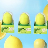 Assortiment de glaces exotiques aux fruits en forme 3D, saveurs mangue, fraise, pêche, citron, ananas, raisin, chocolat, en boîte, prêtes à consommer