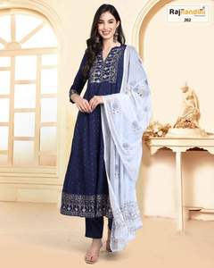 Conjunto de ropa de algodón puro con estampado, bordado y estampado a la moda - Product Image 3