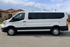 TRANSIT 350 XL AWD 2023, faible kilométrage, moteur en excellent état, transmission automatique, toit ouvrant panoramique, feux LED, prêt à être expédié - Product Image 5