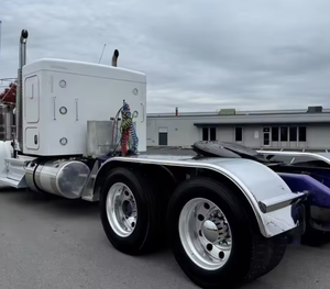 La mejor calidad!! Camión semirremolque Kenworth W900 Sleeper 2023 con techo plano en venta - Product Image 3