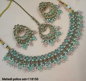 El último diseñador exclusivo de moda, diseño de flores ovaladas pesadas, colección de joyas y pendientes con tachuelas de Kundan y perlas para mujer - Product Image 4