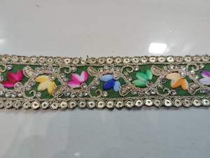 Chaniya Choli Étnico con Dupatta, Ribete de Encaje, Bordado con Lentejuelas, Ofertas al por Mayor, Poliéster Metálico para Zapatos - Product Image 5