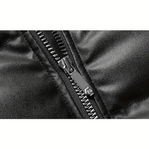 แจ็กเก็ตฤดูหนาวของผู้ชายแบบกำหนดเองกันน้ำกันลมวัสดุ PU บุขนสัตว์เสื้อแจ็กเก็ตมีฮู้ดแฟชั่นแนวสตรีทสไตล์กลางแจ้ง - Product Image 5