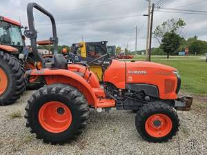 Lo mejor para Kubota L3901 4WD Tractor agrícola Caja de cambios de alta precisión Bomba automática Perfecto Estado-¡Disponible al mejor precio! - Product Image 4