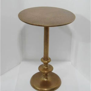 Mesa de Centro de Diseño Moderno en Aluminio Martillado, Elegante y Duradera, con Acabado Texturizado al Tacto, Glamour y Sofisticación para Cualquier Habitación - Product Image 1