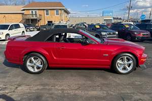 Ford Mustang GT Premium Convertible 2008 Usado, 8100 Millas, Transmisión Manual de 5 Velocidades, Motor V8, Color Rojo Candy Apple Oscuro - Product Image 3
