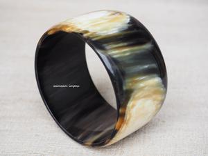 Brazalete Moderno Hecho a Mano con Cuerno de Búfalo Natural Grueso, Joyería Ecológica y Ética, Cuerno Real de Origen Ético, Nuevo - Product Image 2