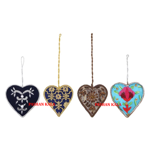 Bordado de Zari en forma de corazón colorido de diseño único y antiguo indio con cuentas trabajadas para adornos colgantes de árbol de Navidad - Product Image 1