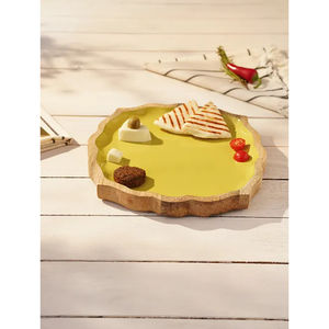 Plateaux de service en bois jaune de haute qualité, faits à la main avec des décorations Meena, ustensiles de cuisine idéaux, plateaux de service en vente - Product Image 3
