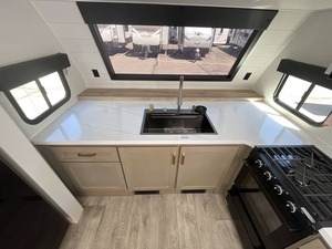 Nueva caravana Jayco E-a-g-l-e H-t 265FKDS 2026 en venta para camping y viajes - Product Image 2