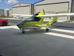 Precio Accesible para el ICONA5 2024, Vehículo Anfibio Deportivo Ligero de 2 Plazas en Venta - Product Image 1