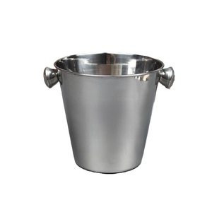 Cubo de hielo de metal de forma redonda martillada con mango Cubo de hielo de champán con acabado plateado para enfriador de botellas de cerveza - Product Image 5