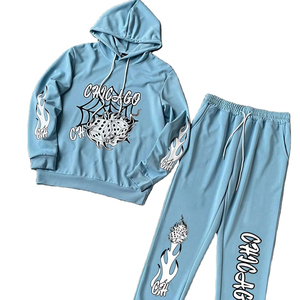 ชุดวอร์มผ้าฝ้ายโพลีเอสเตอร์แบบปรับแต่งได้สำหรับผู้ชายนำเสนอรูปลักษณ์ที่เพรียวบางและร่วมสมัยเสื้อวอร์มมีฮู้ดคอปกสูง - Product Image 1