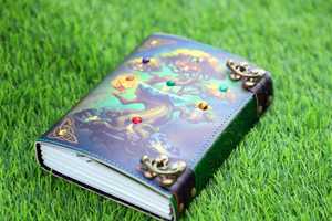 Hecho a medida captura su viaje en un lujoso diario encuadernado en cuero, ideal para regalar y uso personal y de oficina - Product Image 4