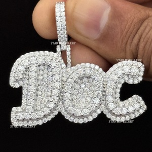 Colgante Unisex de Plata de Ley con Incrustaciones de Moissanita VVS Color D, Corte Brillante Redondo, Estilo Hip Hop - Product Image 1