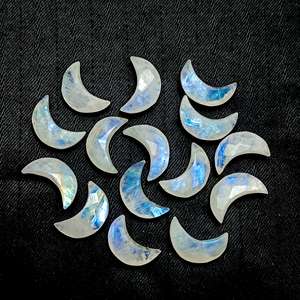 มูนสโตนสีรุ้งคุณภาพสูง 100% ธรรมชาติ รูปทรงพระจันทร์ หินสีรุ้งเจียระไน หินกึ่งมีค่า รูปพระจันทร์เสี้ยวแกะสลักด้วยมือ - Product Image 4