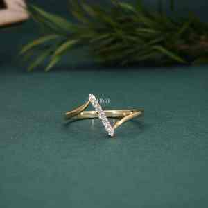 Anillo de diamante con tachuelas de corte brillante redondo natural de 5 piedras en oro amarillo de 18 KT para ocasiones especiales y uso diario - Product Image 1