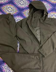 Survêtement Slim Fit à Capuche pour Homme avec Design Personnalisé Collection Hiver Service OEM et Couleurs Personnalisables - Product Image 1