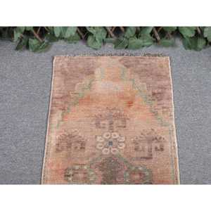 พรมตุรกีขนาดเล็ก 1.4x4 ฟุต สีน้ำตาลวินเทจ ลายอิคัต - Product Image 3