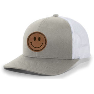 Sombreros Snapback de malla de cubo de moda de tendencia transpirable con botón de máscara y logotipo impreso de cuero Sombrero de camionero de cubo promocional - Product Image 1