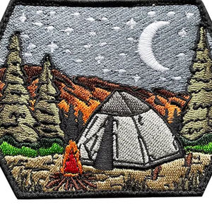 Insignias personalizadas hechas a mano del fabricante para la venta con bajo MOQ OEM insignias de alta calidad 100% insignia de bordado hecha a mano - Product Image 2