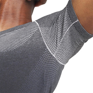 Camiseta deportiva personalizada sin costuras para hombre, camisa de algodón y poliéster de color degradado para gimnasio y fitness, venta al por mayor con servicio OEM/ODM - Product Image 3