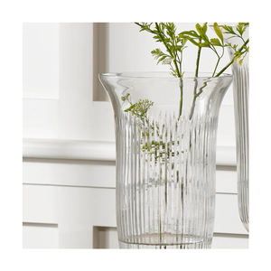Superbe qualité Logo personnalisé et designGrand vase en verre nervuré Hurricane disponible au prix du marché - Product Image 6