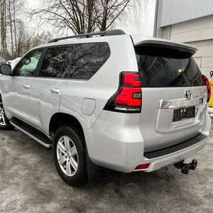 SUV Usada 2020 con Tracción en las Cuatro Ruedas, Tapicería de Cuero, Color Oscuro, Equipamiento Completo - Product Image 1