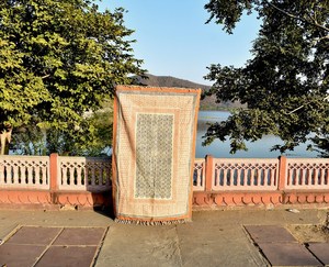 Nouvelle arrivée 2025 Designer 5x7 pieds Dhurries 100% coton matériel tapis main bloc impression motif tapis pour la maison salon décor - Product Image 1