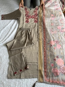 Conjunto de Kurta Largo de Diseño para Mujer, Estilo Romano, Hecho a Mano, con Pantalón, Dupatta y Traje Indio para Fiesta - Product Image 2