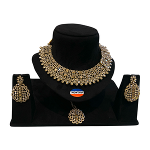 Ensemble de collier ras du cou classique pour femme avec boucles d'oreilles assorties idéal pour les cadeaux et les événements traditionnels - Product Image 3