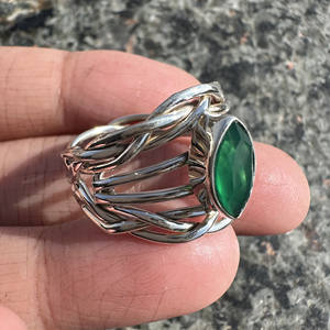 Bague en onyx vert naturel, argent massif 925 |   Bijoux en pierres précieuses de forme marquise en gros |   Nouvelle conception de bague en argent faite à la main pour les détaillants - Product Image 3