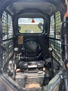 Chargeuse compacte Bobcat S570 2015, moteur diesel et pompe certifiés EPA Tier 4, 4x4, faible nombre d'heures de fonctionnement - Product Image 6