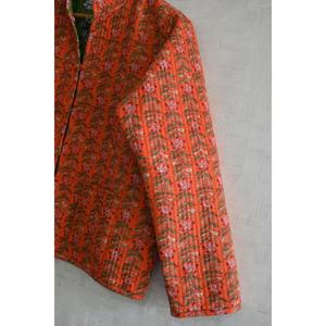 เสื้อแจ็คเก็ตผ้าฝ้ายทอมือสำหรับผู้หญิง แบบสองด้าน ใส่ได้สองด้าน เป็นมิตรกับสิ่งแวดล้อม พิมพ์ลายดอกไม้ แขนยาว ติดกระดุม เหมาะสำหรับฤดูหนาว ส่งออกต่างประเทศ - Product Image 3