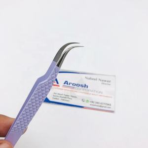 Pinzas para Extensión de Pestañas de Acero Sostenible con Recubrimiento Morado en Forma de J, Agarre de Diamante con Puntas de Fibra Puntiagudas para Volumen - Product Image 1