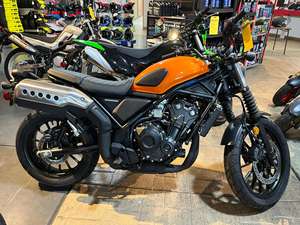 Compre la Nueva Motocicleta SCL500 Scrambler Estilo 2023 – Motor Bicilíndrico en Paralelo de 471cc - Product Image 2
