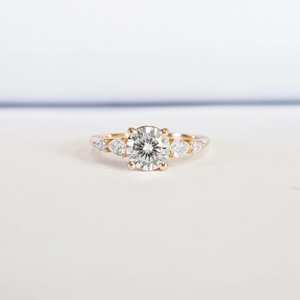 Bijoux SM Style classique coupe Moissanite diamant bague de fiançailles Unique en argent Sterling bijoux de mode pour les fêtes de mariage cadeau - Product Image 1