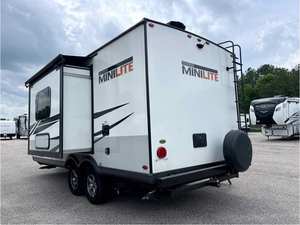 Caravane, camping-car, remorque, camion tout-terrain 4x4, camping-car pour 4 personnes, capacité de couchage - Product Image 2