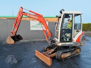 จัดส่งรวดเร็ว รถขุดขนาดเล็ก Kubota KX61-2 2.5 ตัน ใหม่/มือสอง เครื่องยนต์ดีเซล ระบบไฮดรอลิก รถขุดตีนตะขาบขนาดกะทัดรัด - Product Image 6