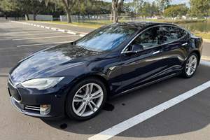 Tesla Model S 85D 2015 Usado en Buen Estado, Sin Accidentes, Volante a la Izquierda/Derecha - Product Image 5