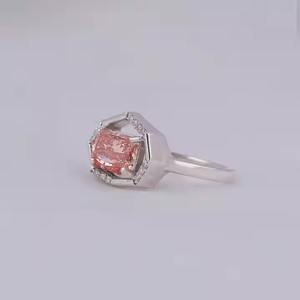 Anillo de Compromiso con Diamante Cultivado en Laboratorio, Corte Radiante Rosa, Oro Sólido de 14/18K, Diseño Personalizado, Moderno, Certificado IGI - Product Image 5