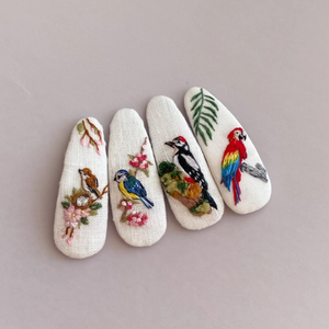 กิ๊บติดผมปักลายสำหรับเด็กผู้หญิงกิ๊บติดผมวินเทจเครื่องประดับผมแบบปักลายดอกไม้หรูหราของขวัญผลิตในเวียดนาม - Product Image 1