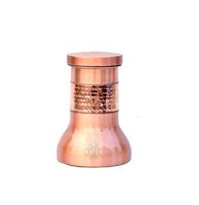 La mejor botella de agua de cobre antigua personalizada, vidrio incorporado corto martillado a mano tallado a mano para fiesta, dormitorio de adultos o jarra - Product Image 1