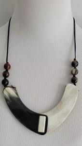 สร้อยคอฮอร์นธรรมชาติทำขึ้นเองในหลากหลายดีไซน์สำหรับร้านขายเครื่องประดับและสร้อยคอแตรออกแบบเครื่องประดับ - Product Image 2