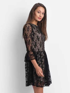 Robe ajustée et évasée à fleurs noires de qualité supérieure avec manches trois-quarts idéale pour la fête disponible à la vente - Product Image 2