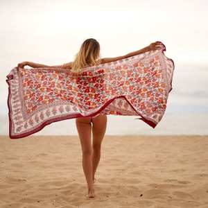 Sarong en coton imprimé à la main, style bohème, pour la plage, foulard, couvre-maillot de bain d'été, cadeau d'anniversaire pour elle ou lui - Product Image 2