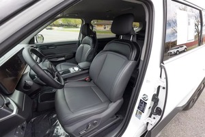 KIA EV9 2024, Ligero, Gran Autonomía, Tracción Delantera, Certificado, Limpio y Seminuevo, Volante a la Derecha/Izquierda, Caja de Cambios Automática, Cuero Oscuro, Turbo Eléctrico - Product Image 3