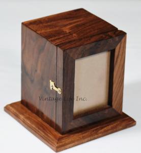 Urnes funéraires en bois au fini naturel pour adultes et animaux domestiques - Product Image 2