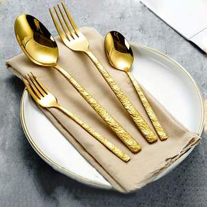 Ensemble de couverts en métal à long manche pour une prise en main facile et un style moderne, parfait pour des repas à la maison élégants - Product Image 1